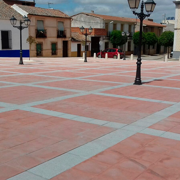 Suelo plaza San Carlos del Valle